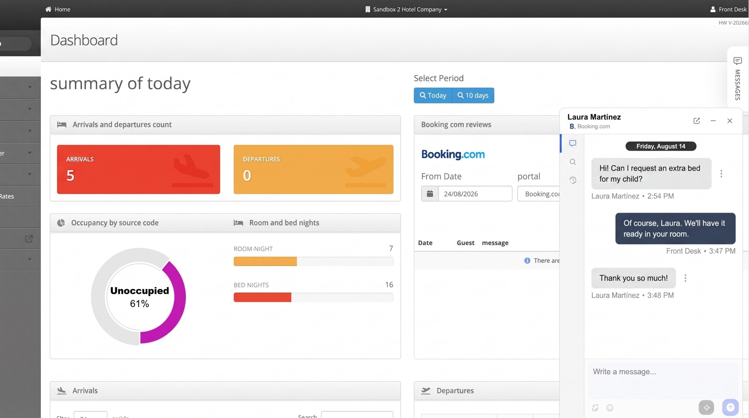Chat flotante con un huésped de Booking.com sobre el dashboard de MiniHotel